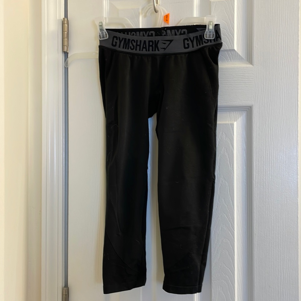 Gym shark capris